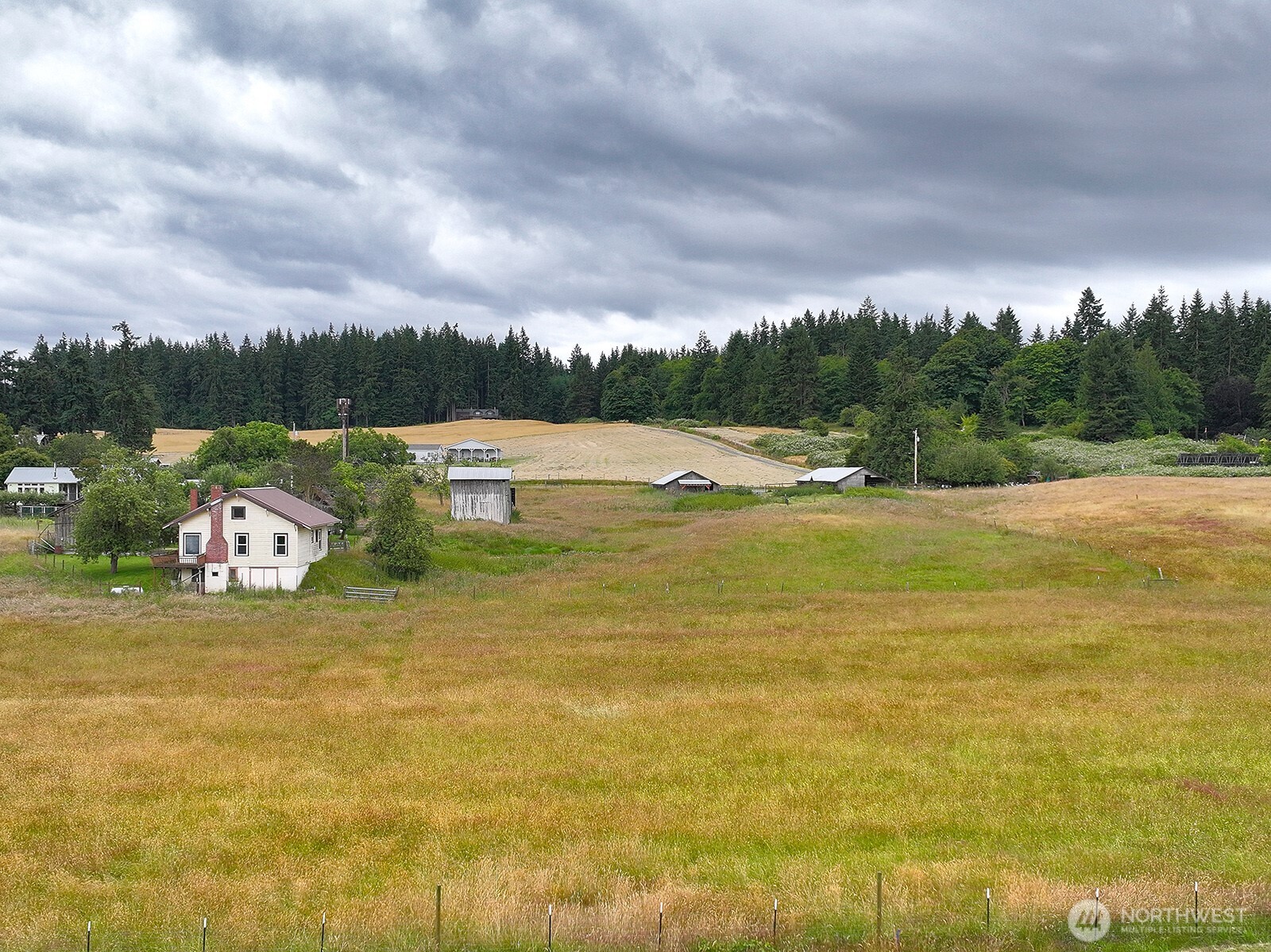 683 3rd Street 1(a) Property Photo 3