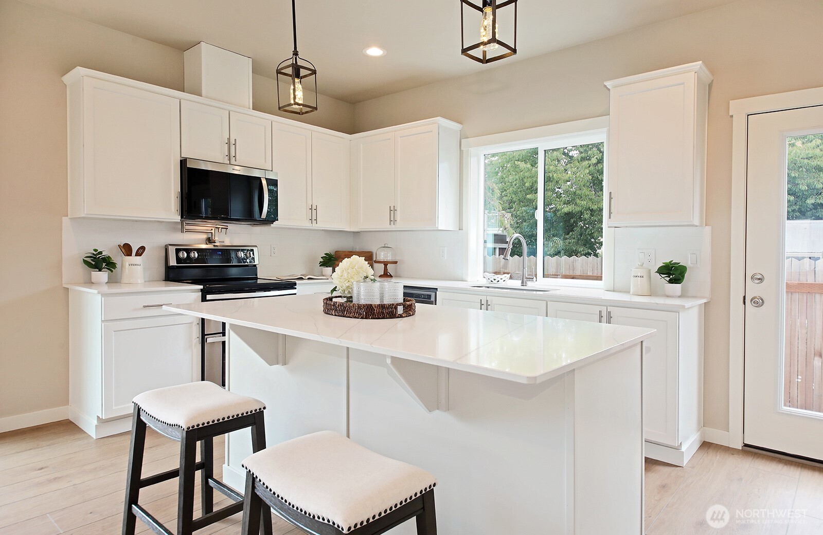 683 3rd Street 1(a) Property Photo 11