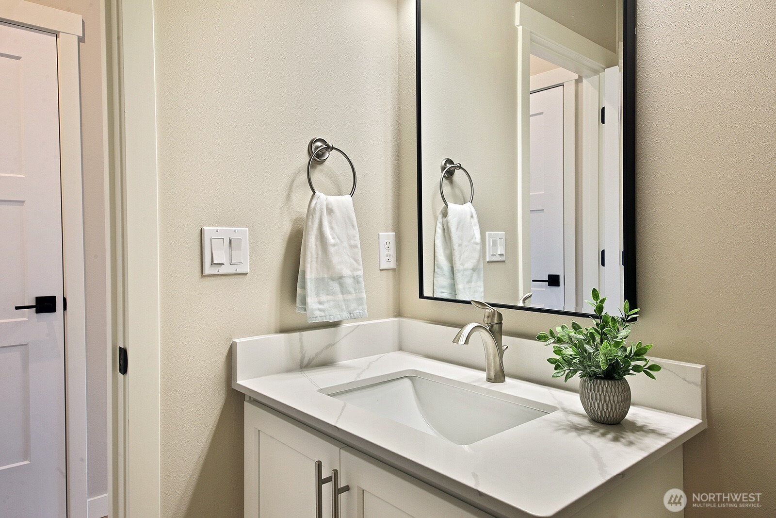 683 3rd Street 1(a) Property Photo 16