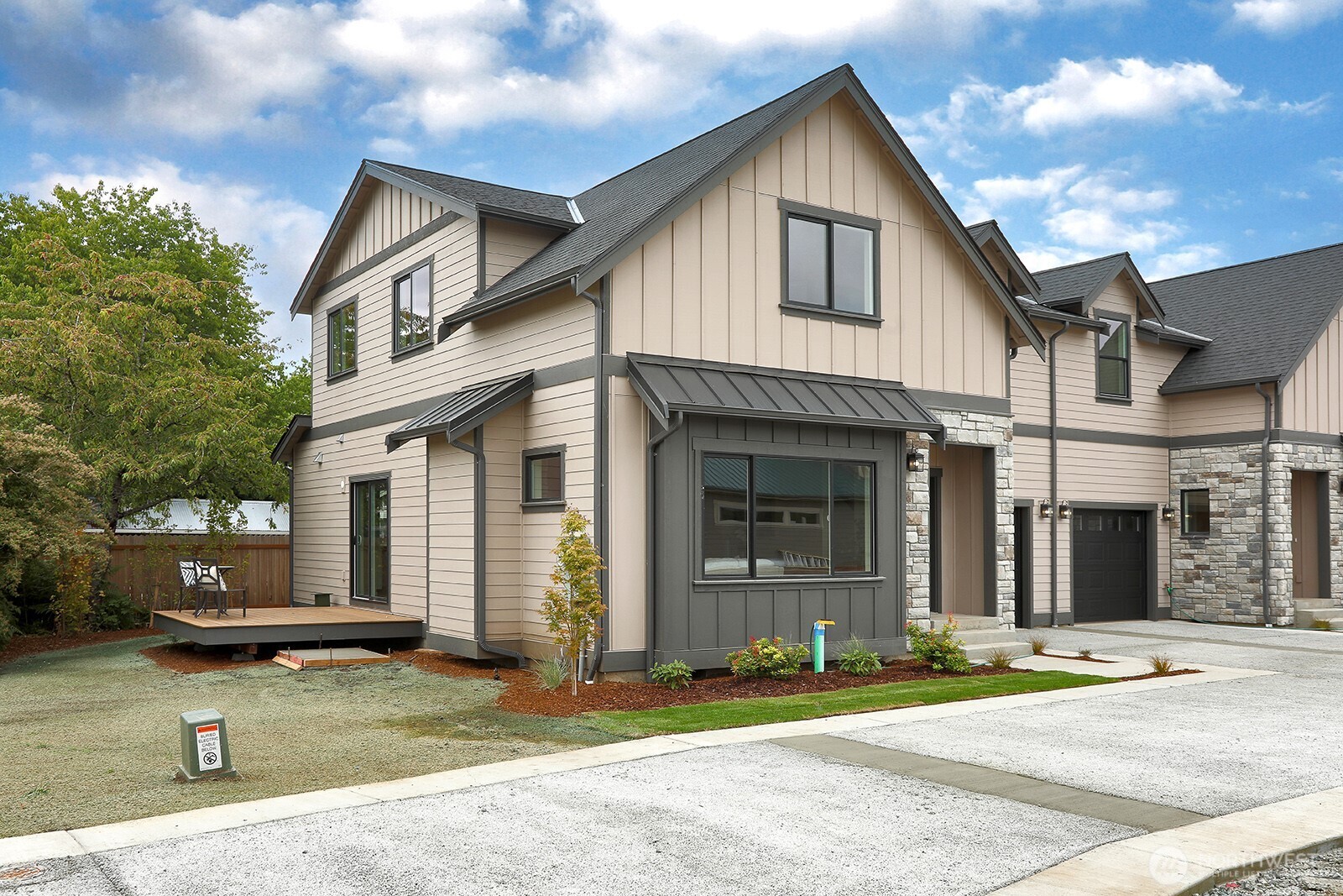 683 3rd Street 1(a) Property Photo 28