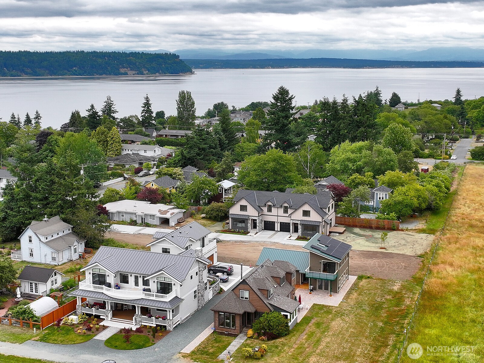 683 3rd Street 1(a) Property Photo 30