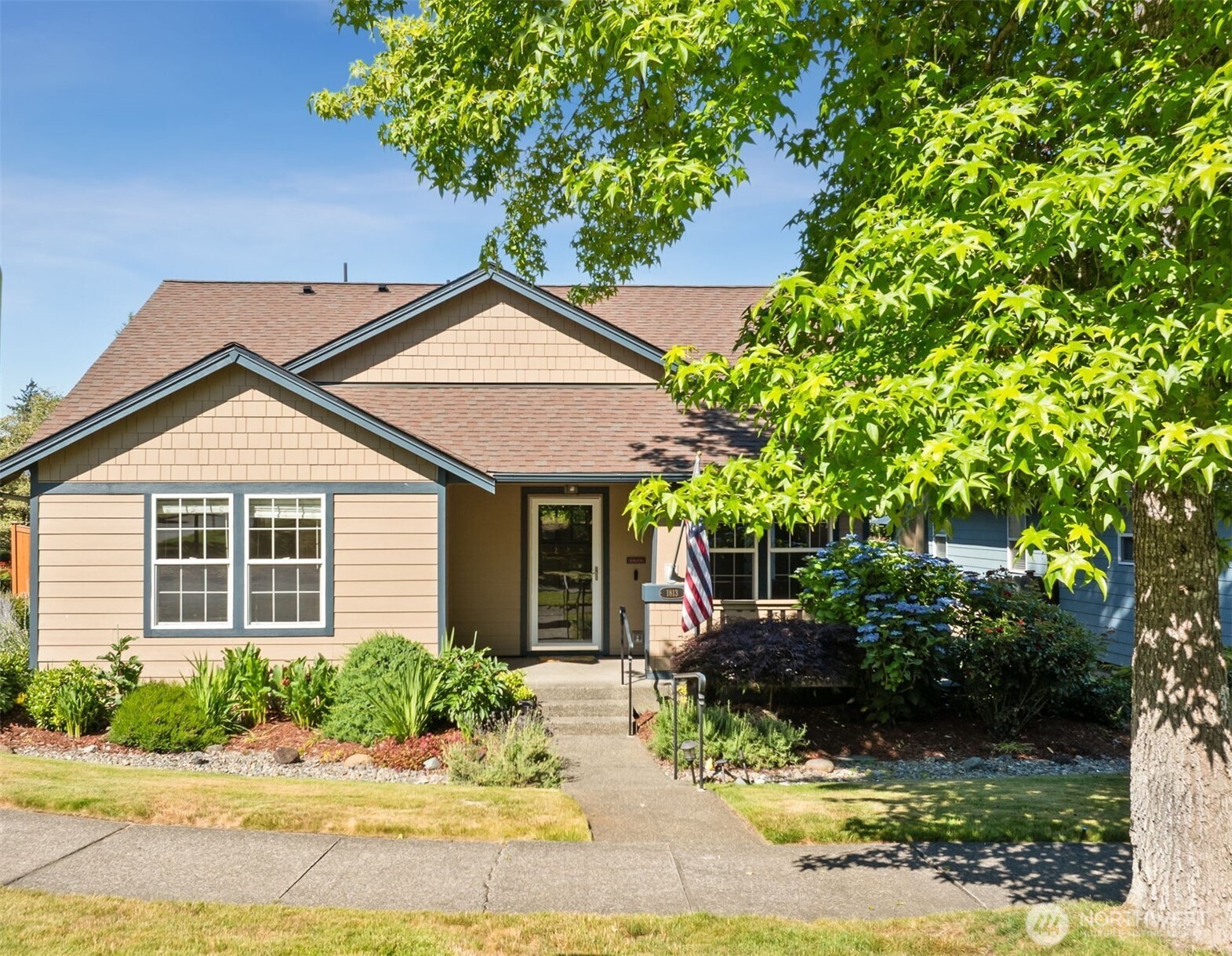 1813 Palisade Boulevard Property Photo 1
