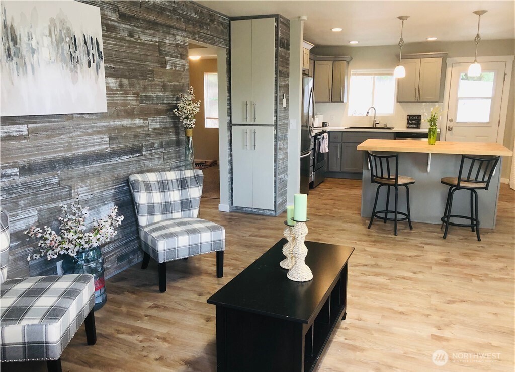 802 Hanford Avenue Property Photo 1