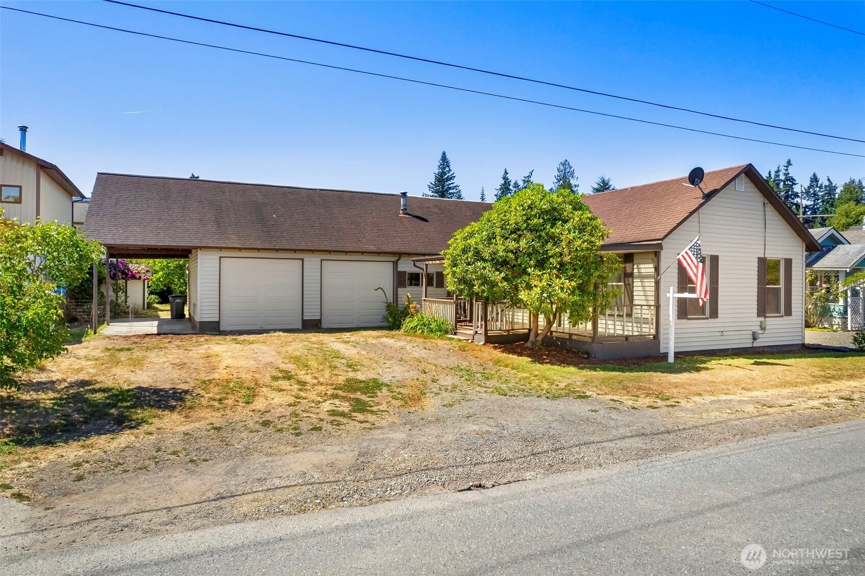1851 Ne Pacific Avenue Property Photo 2