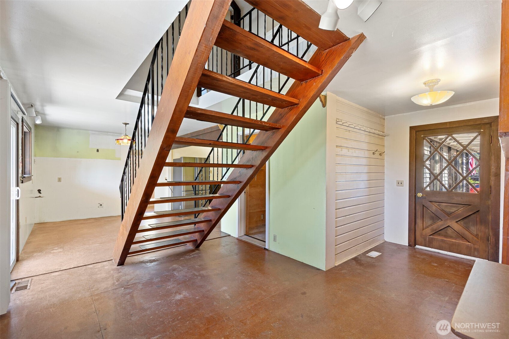 1851 Ne Pacific Avenue Property Photo 6