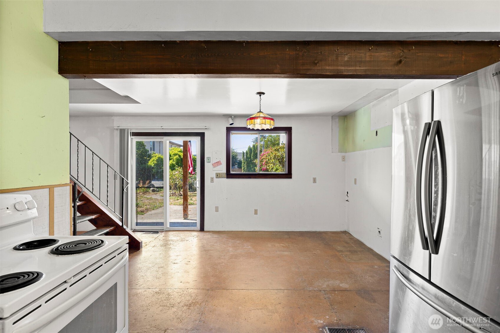 1851 Ne Pacific Avenue Property Photo 8
