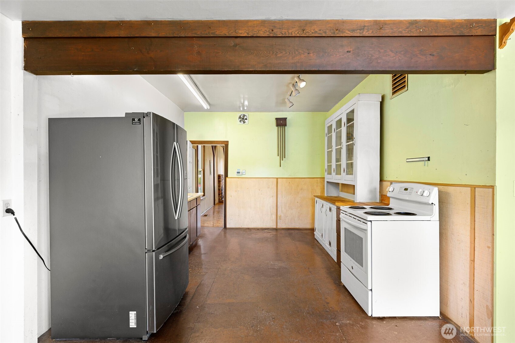 1851 Ne Pacific Avenue Property Photo 9