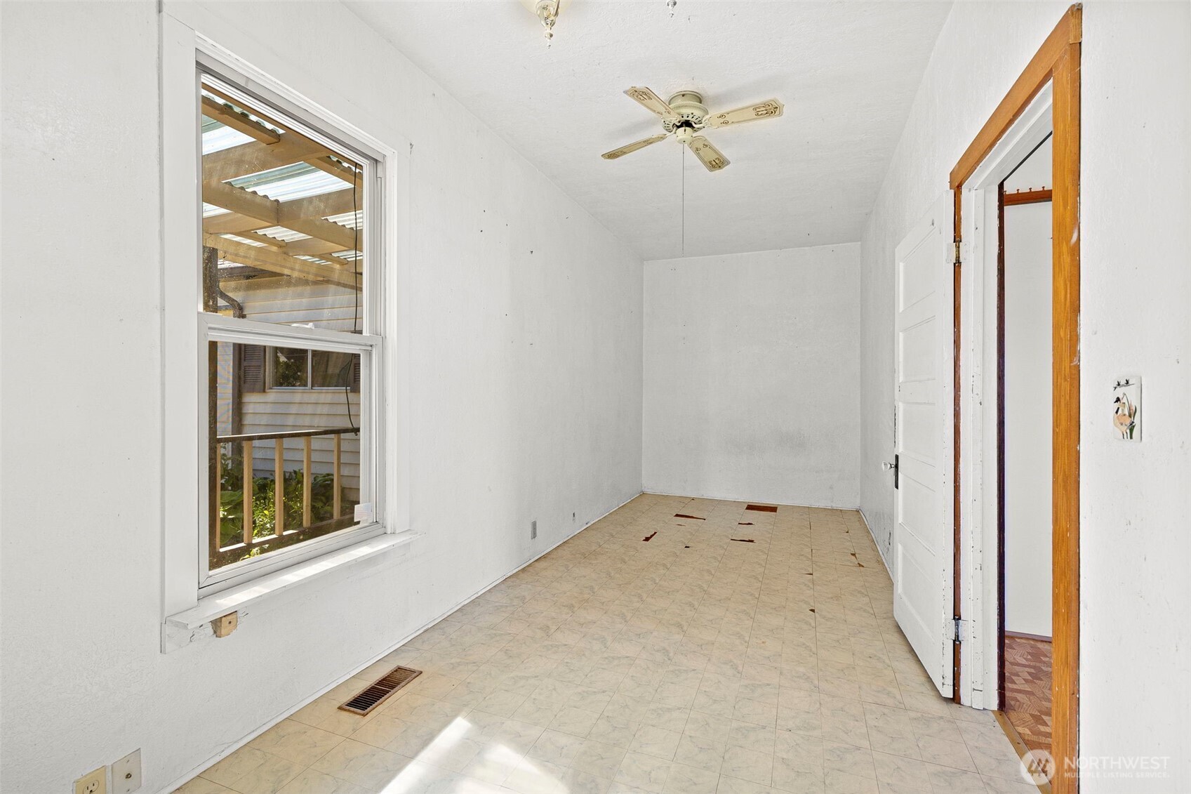 1851 Ne Pacific Avenue Property Photo 18