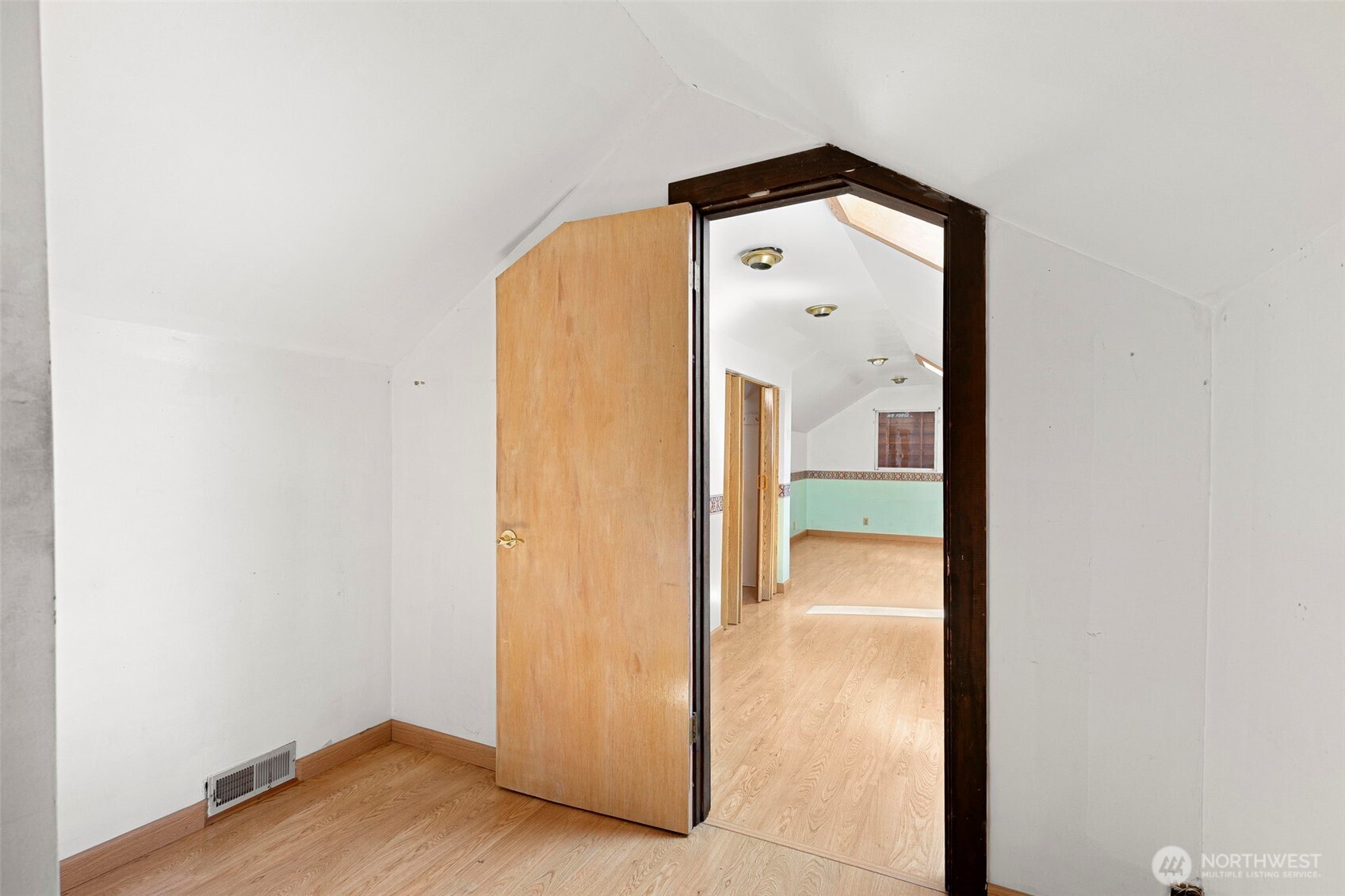 1851 Ne Pacific Avenue Property Photo 25