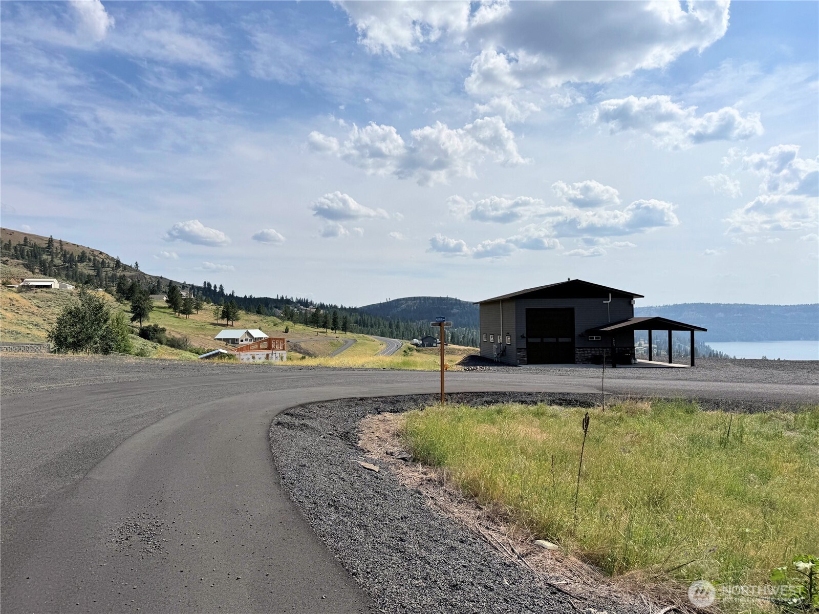 40861 Hillside Drive Property Photo 4