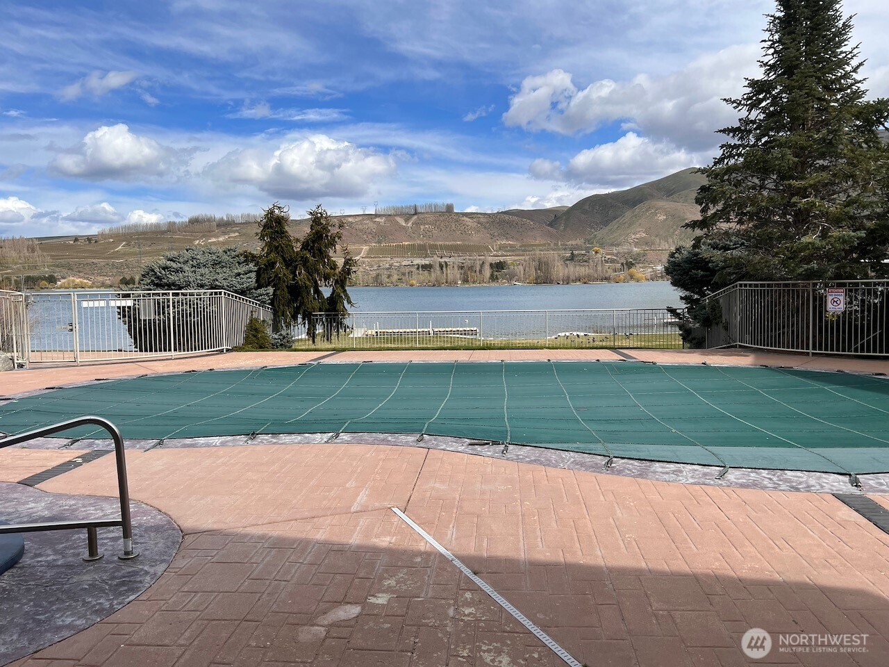 15330 Lakeview Street Property Photo 24