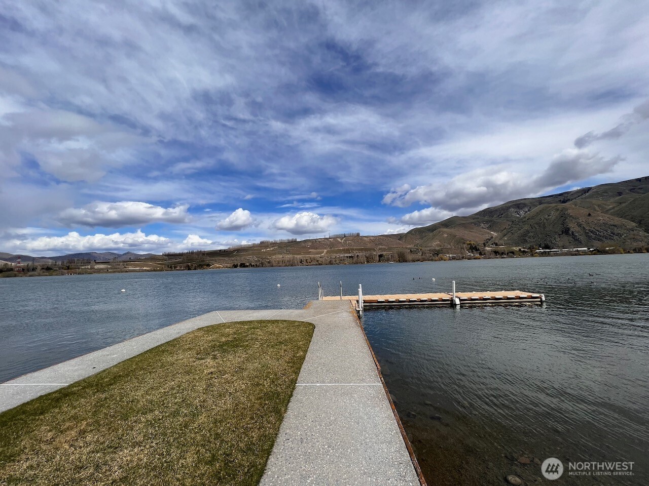 15330 Lakeview Street Property Photo 28