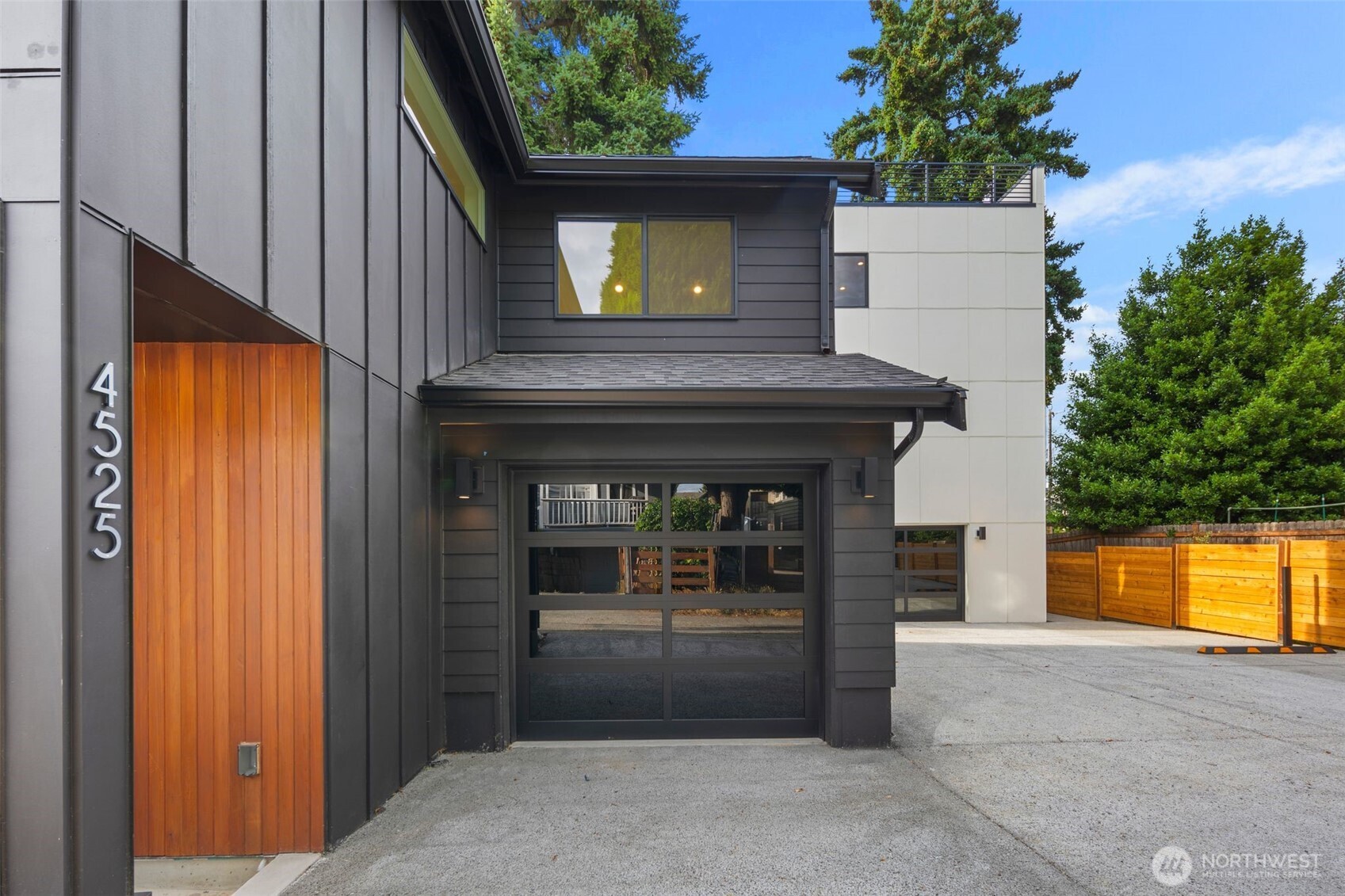 4525 S Orcas Street Property Photo 4