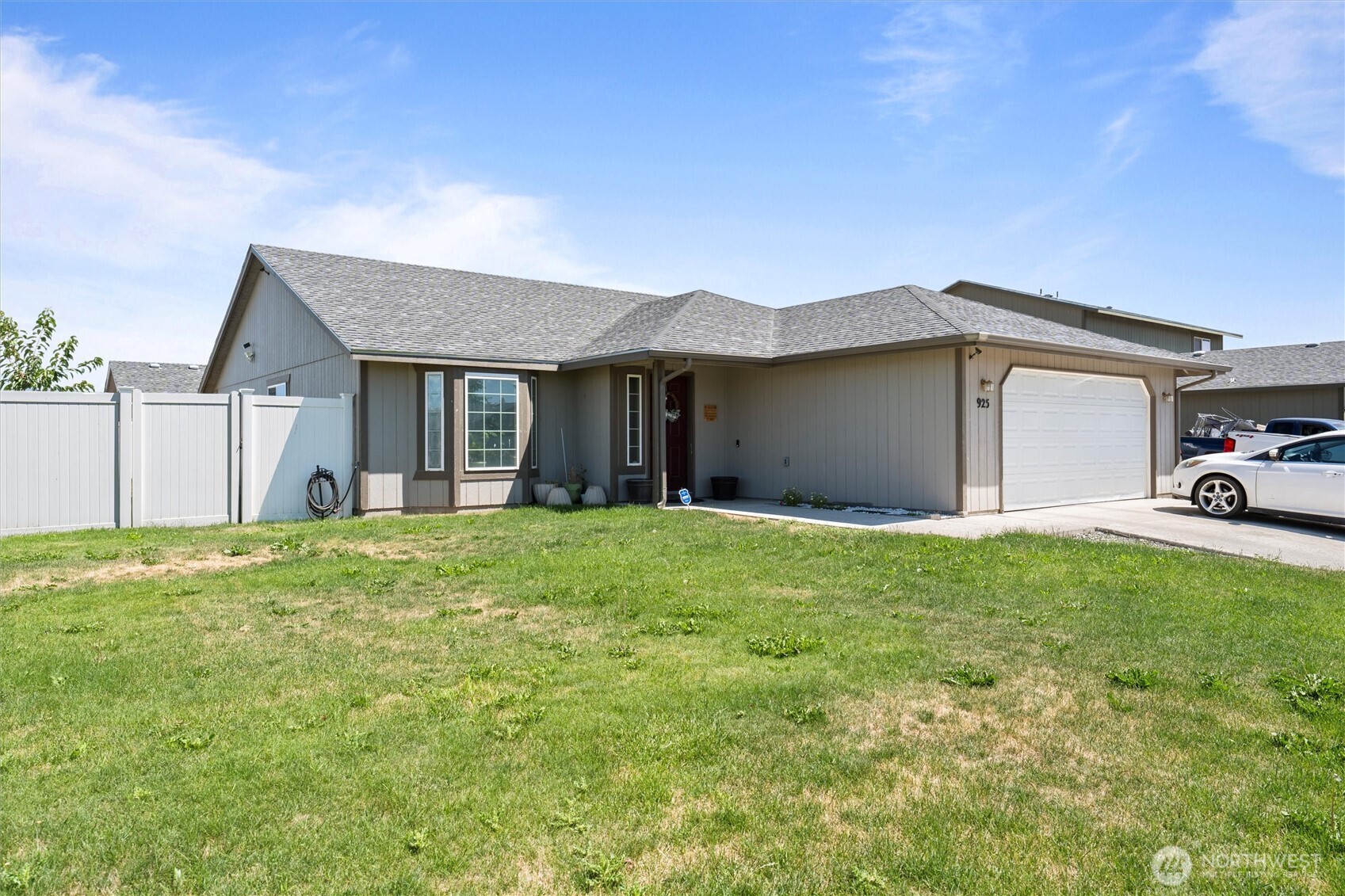 925 S 11th Avenue Property Photo 1