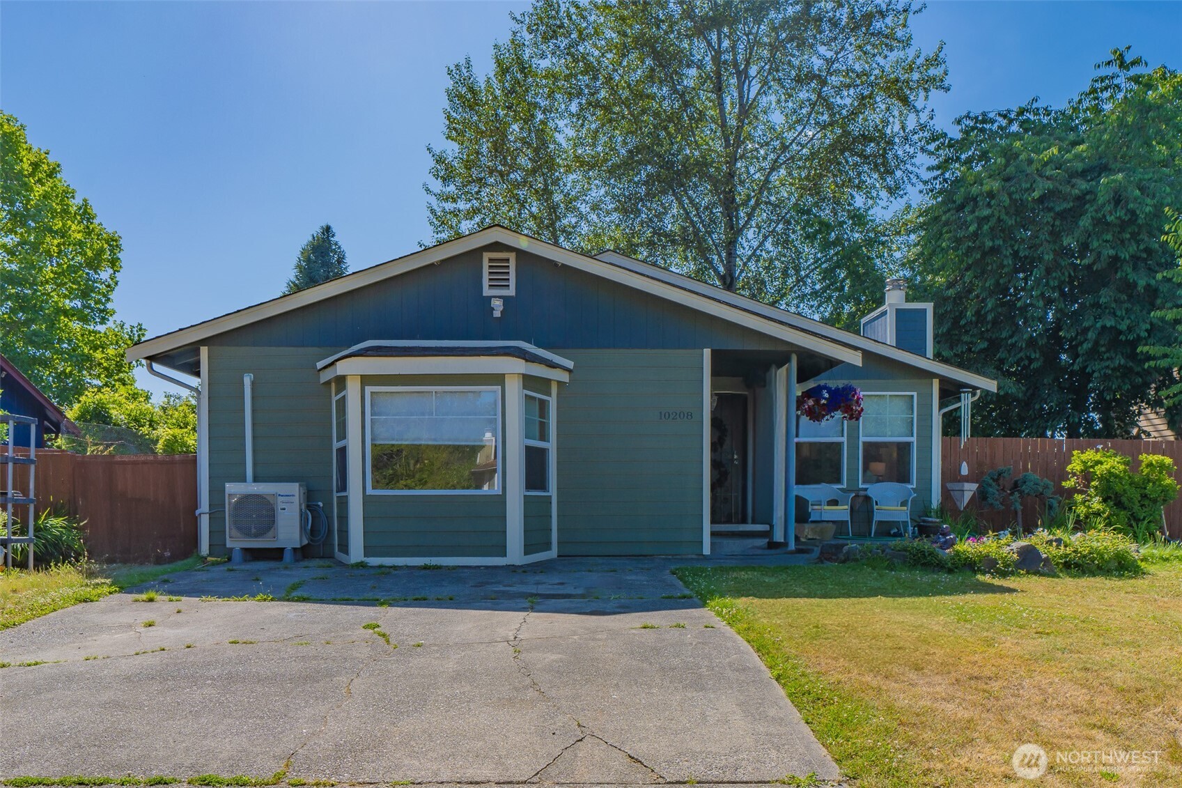 10208 D Street Property Photo 1