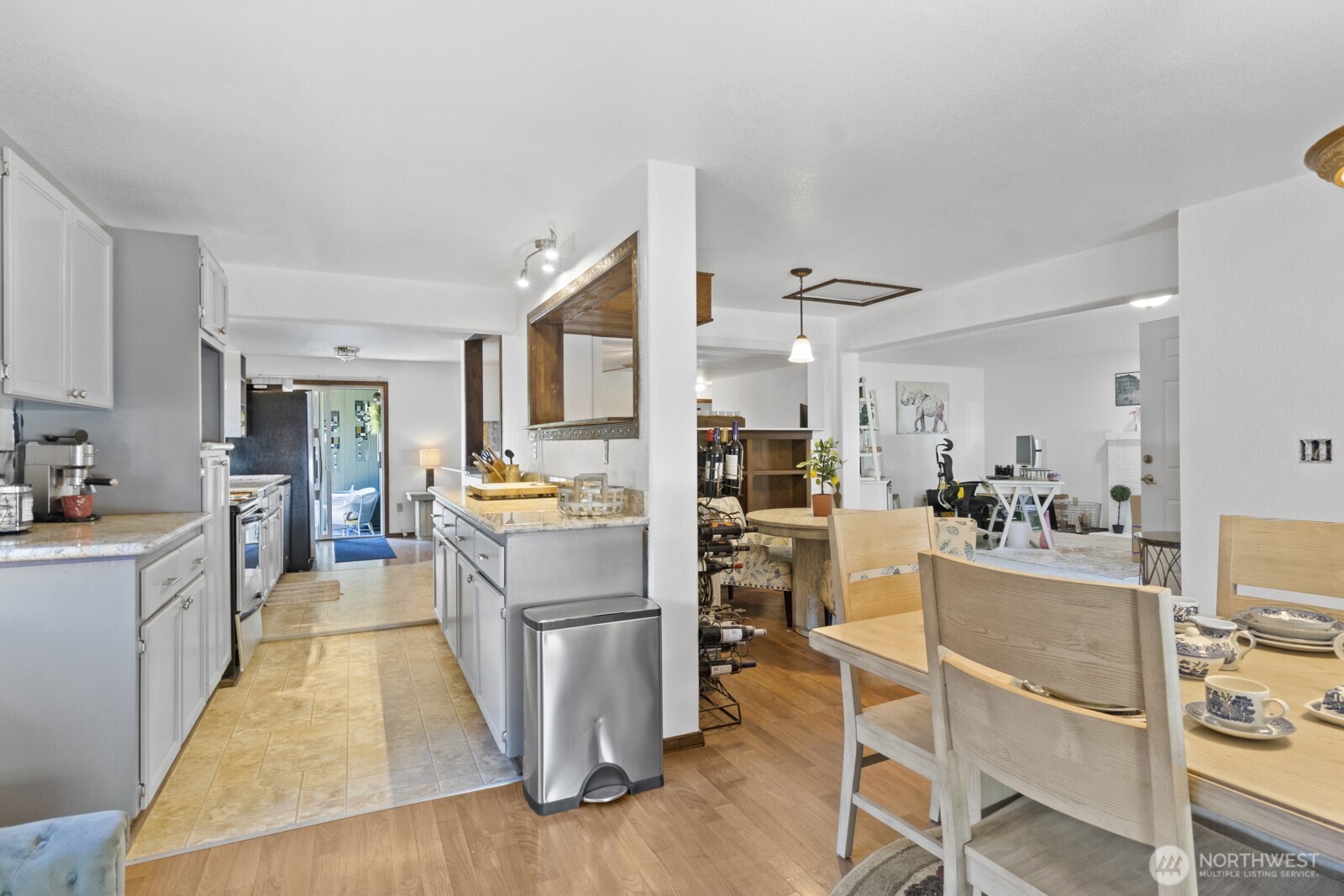 10208 D Street Property Photo 8