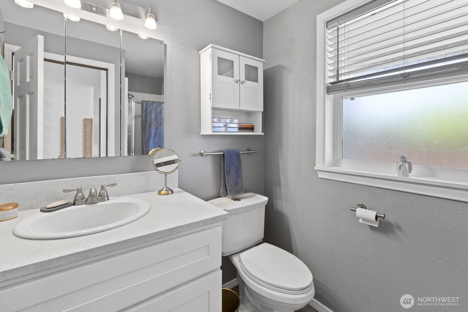 10208 D Street Property Photo 19
