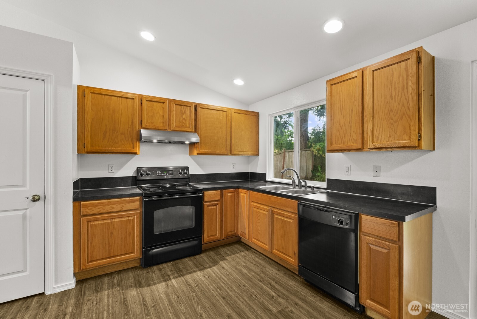 4327 Cedar Court Property Photo 15