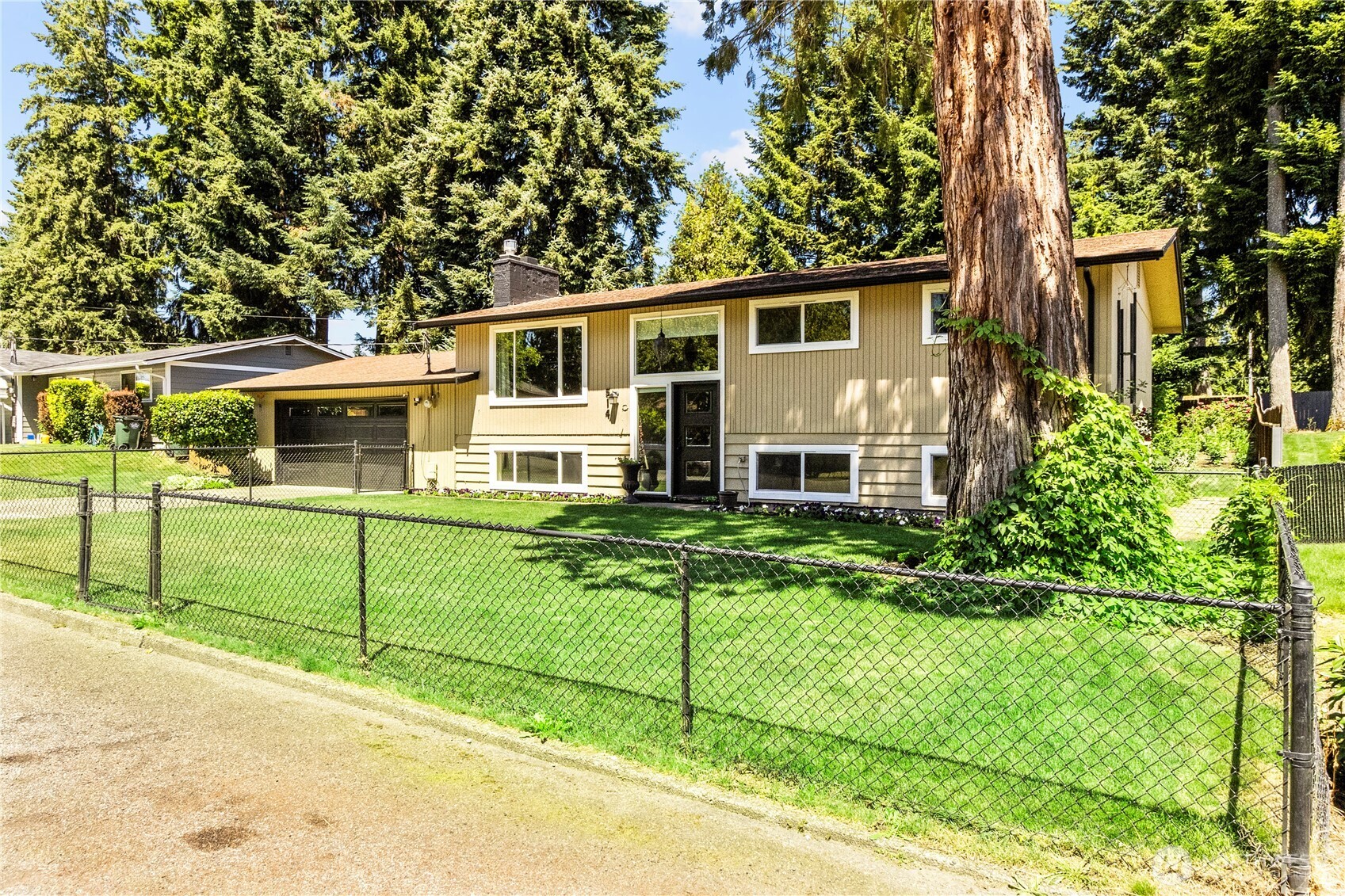 514 W Street Property Photo 1
