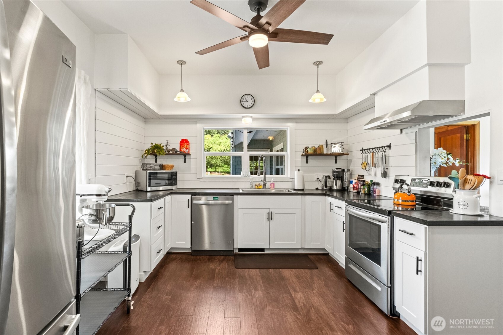 9753 Nibbelink Road Property Photo 15