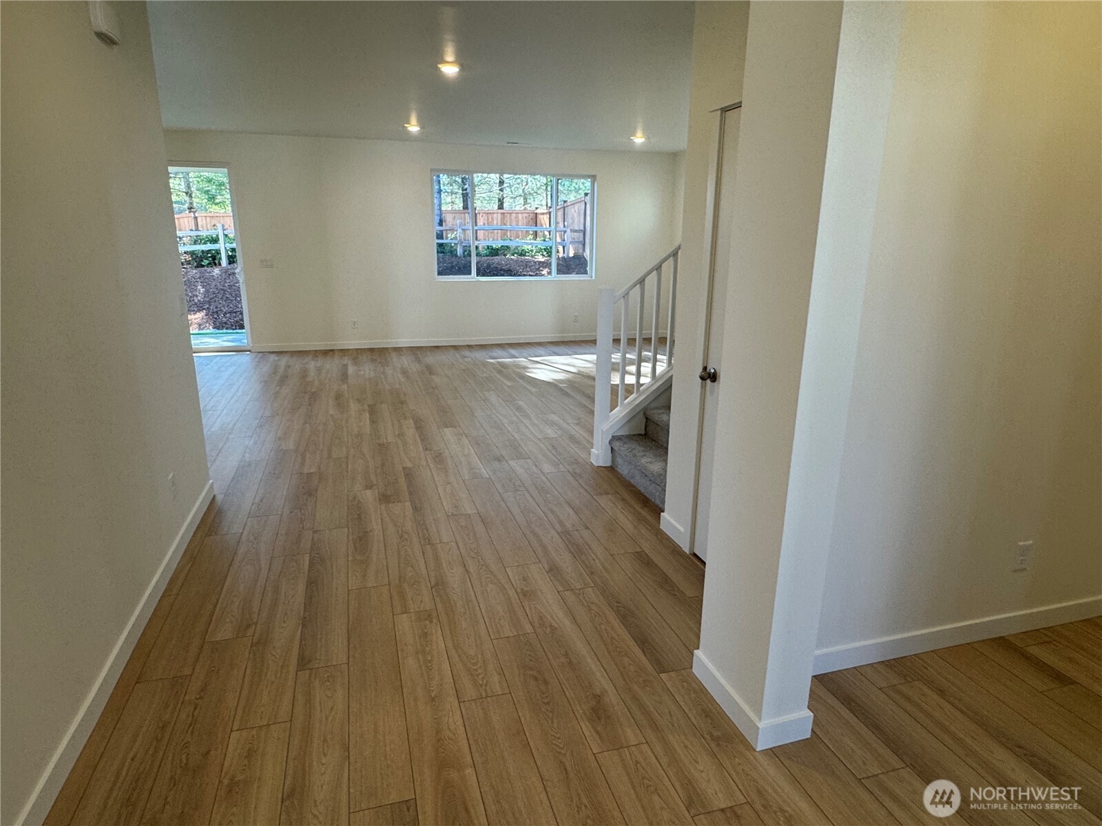 1951 Nw Meadowview Drive 41 Property Photo 6