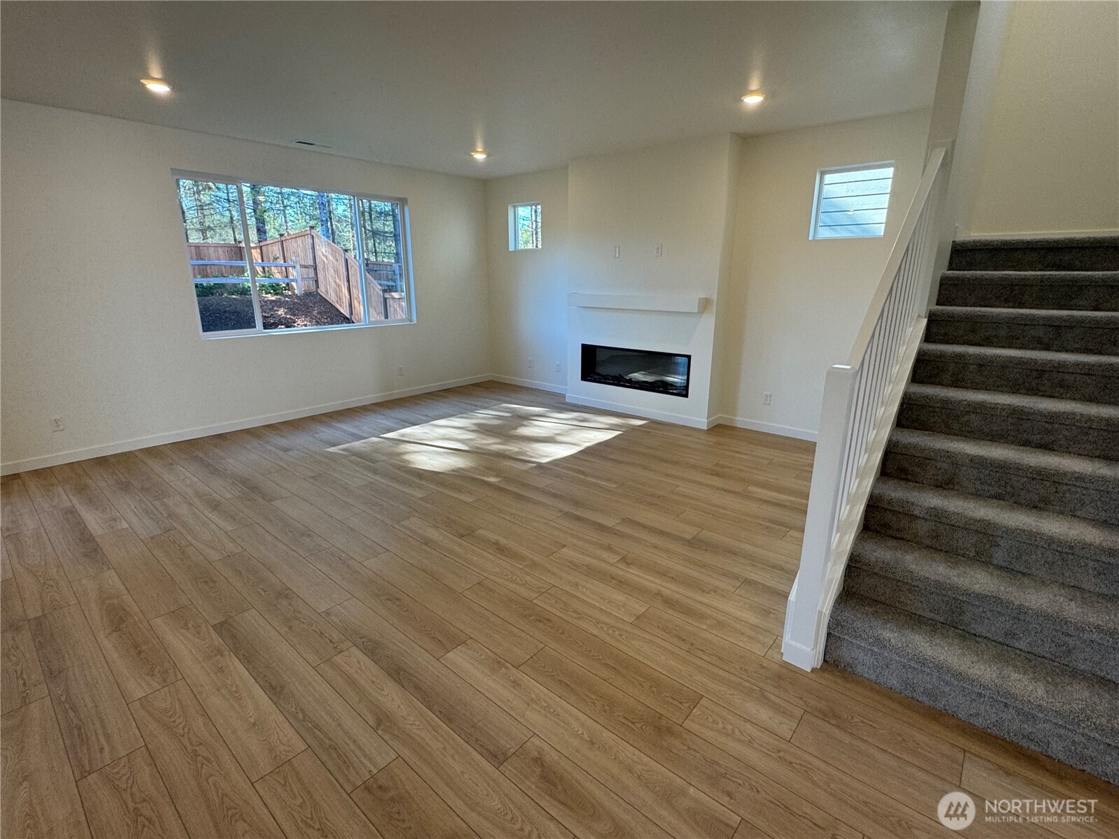 1951 Nw Meadowview Drive 41 Property Photo 7