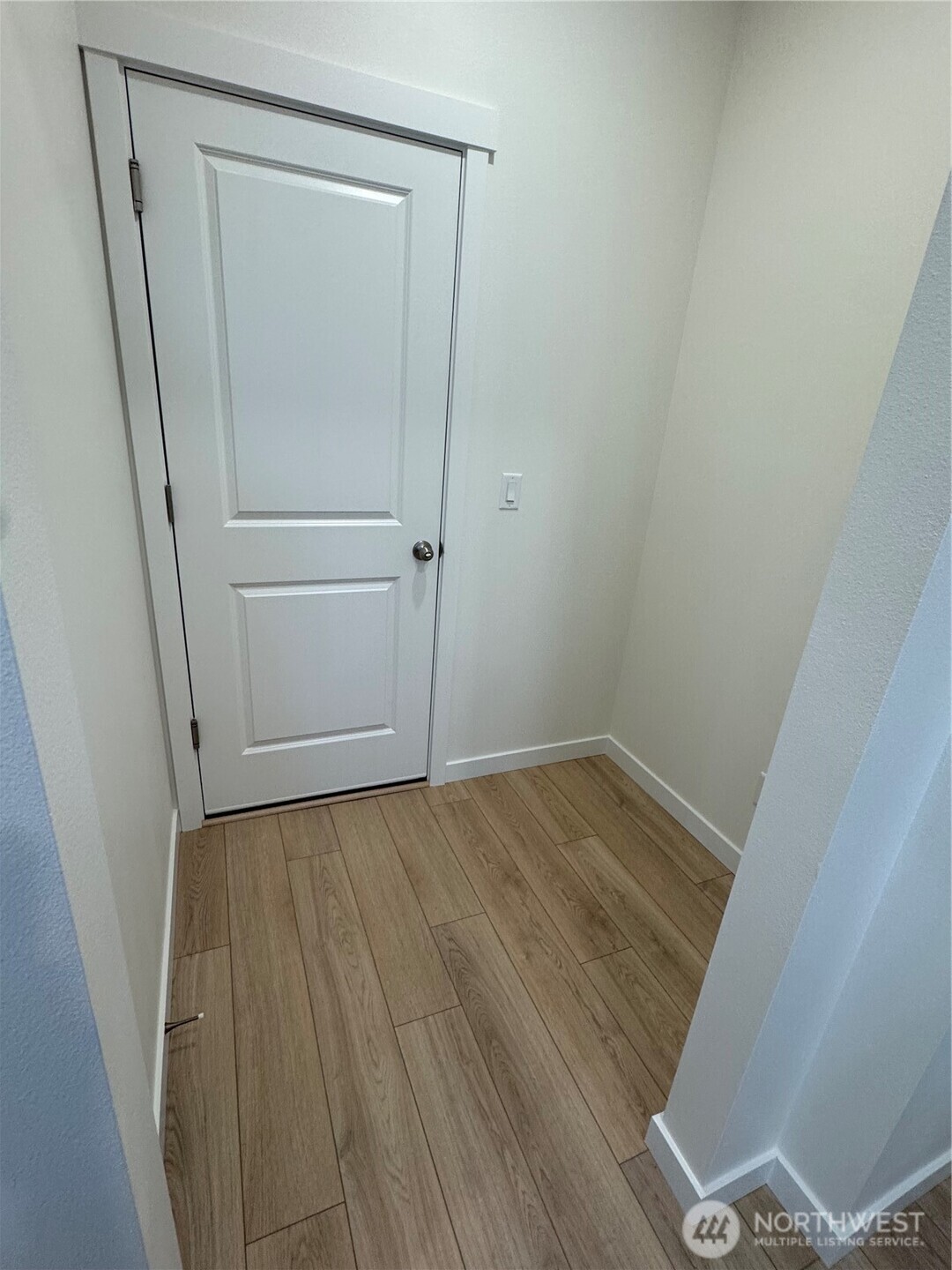 1951 Nw Meadowview Drive 41 Property Photo 9