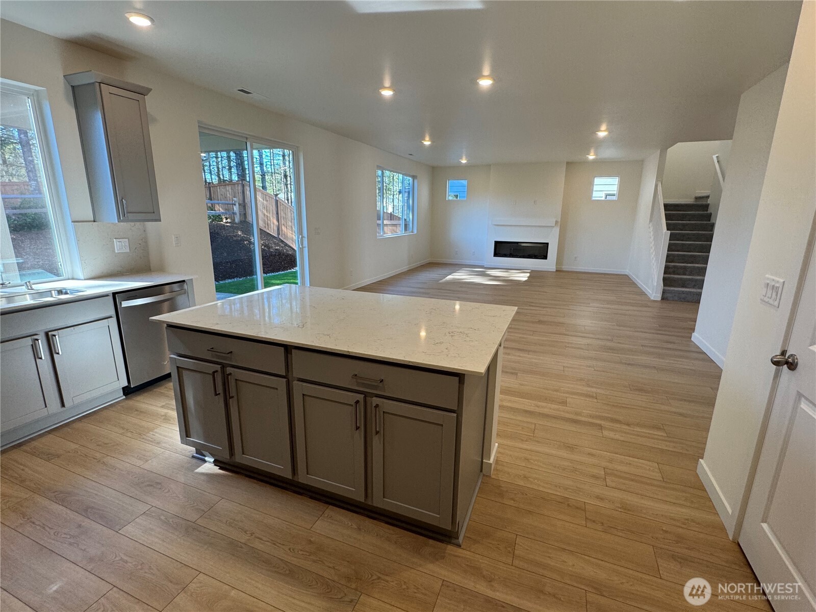 1951 Nw Meadowview Drive 41 Property Photo 10