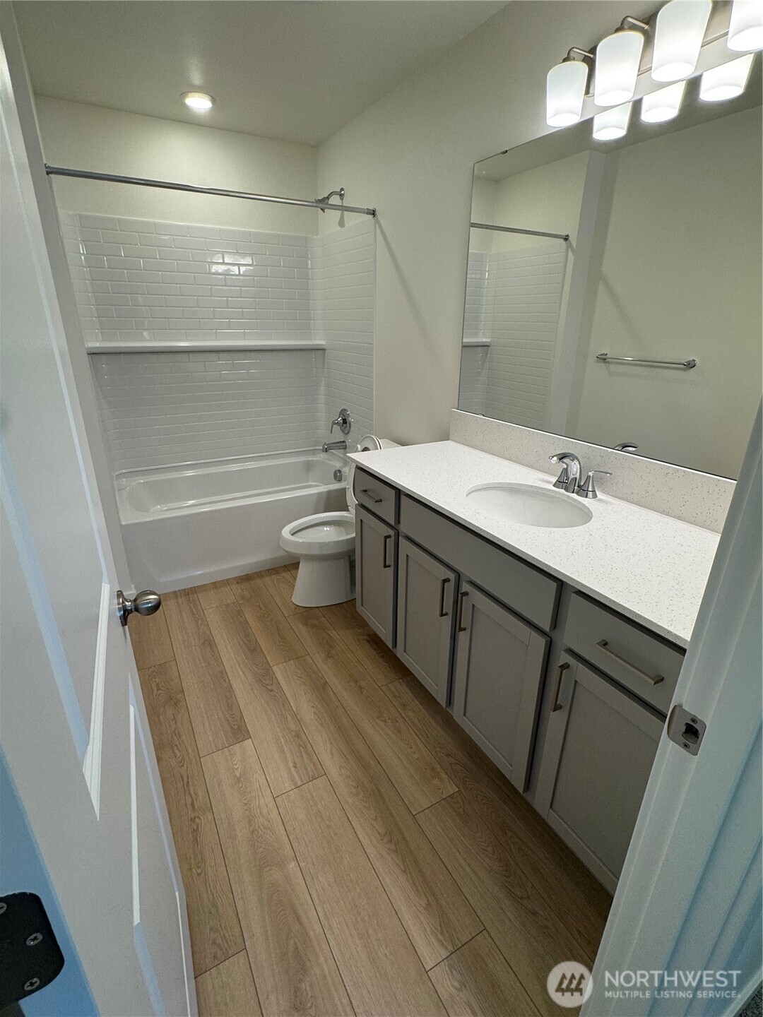 1951 Nw Meadowview Drive 41 Property Photo 14