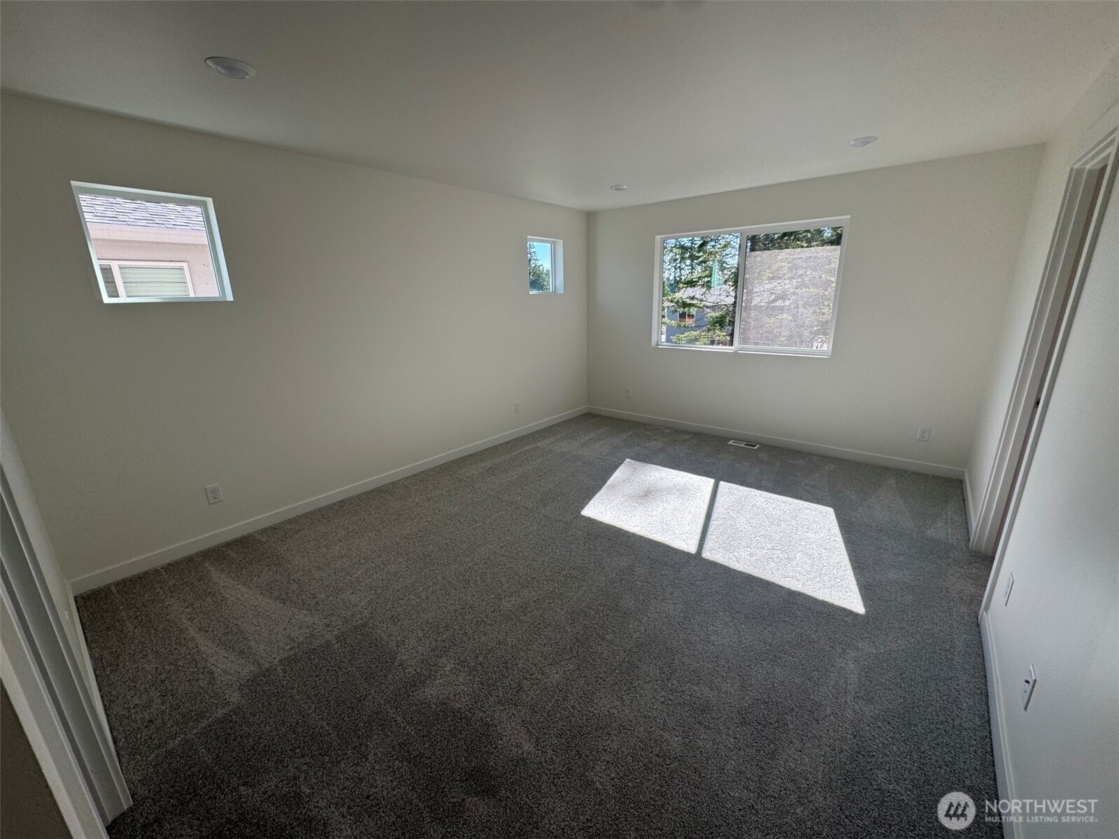 1951 Nw Meadowview Drive 41 Property Photo 15