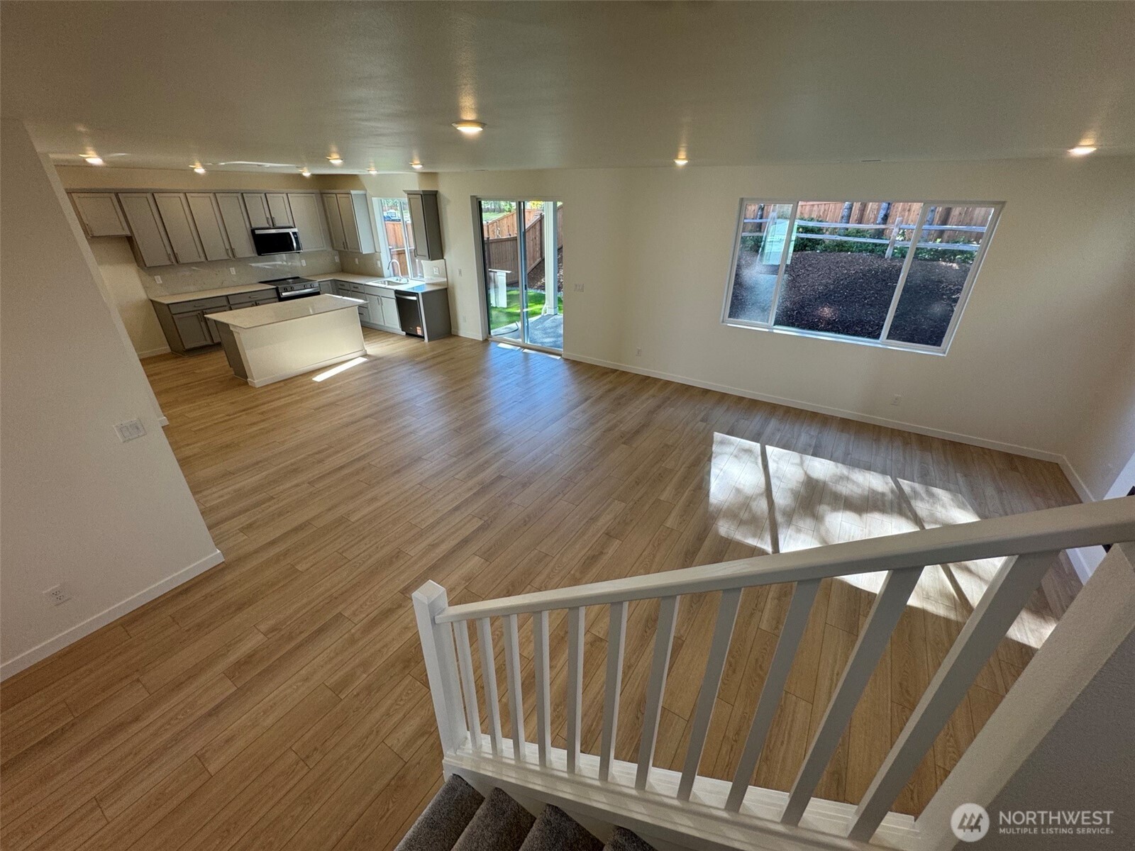 1951 Nw Meadowview Drive 41 Property Photo 17