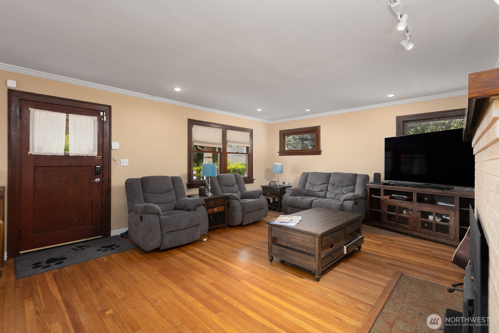 8515 Golden Given Road Property Photo 4