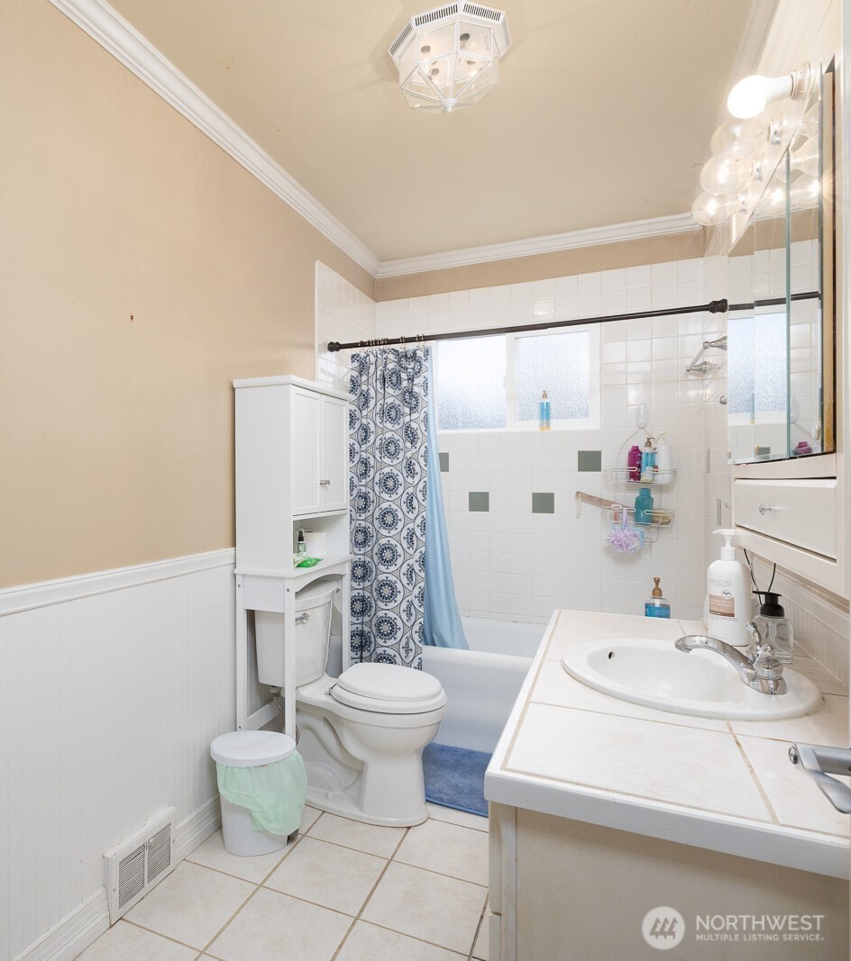 8515 Golden Given Road Property Photo 16