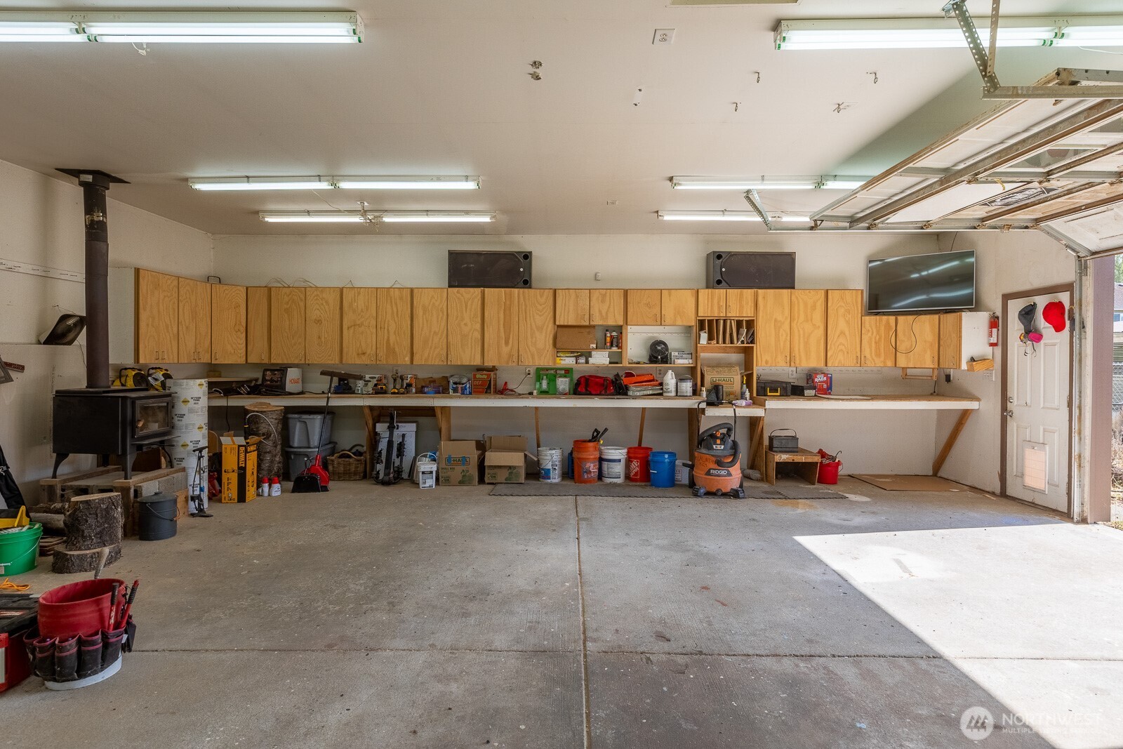 8515 Golden Given Road Property Photo 28