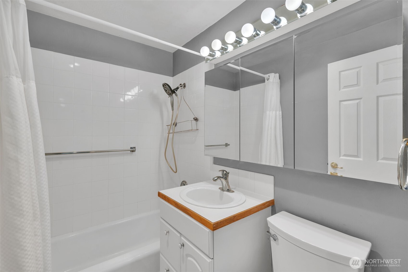 329 7th Place 4 Property Photo 6