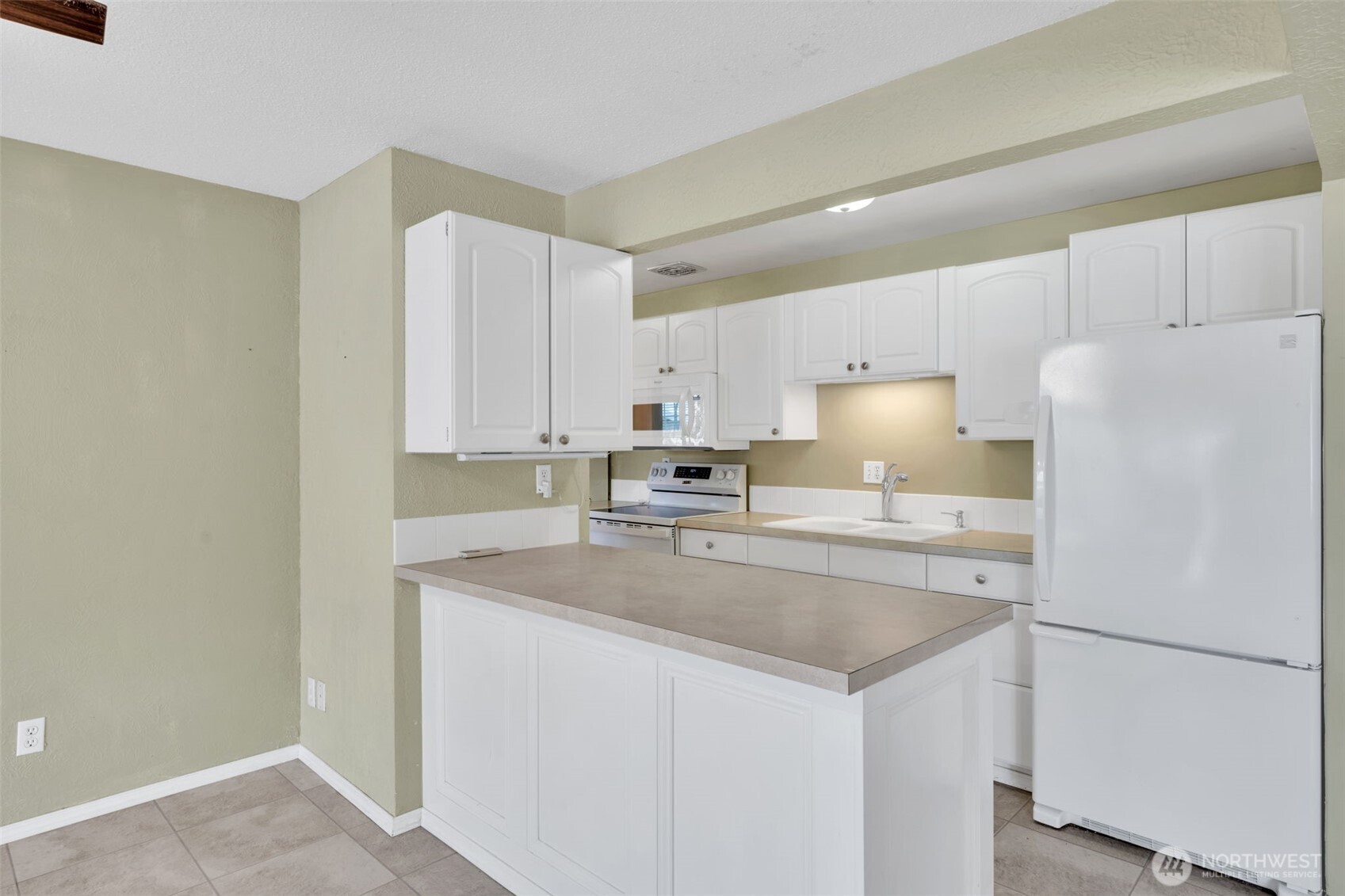 329 7th Place 4 Property Photo 17