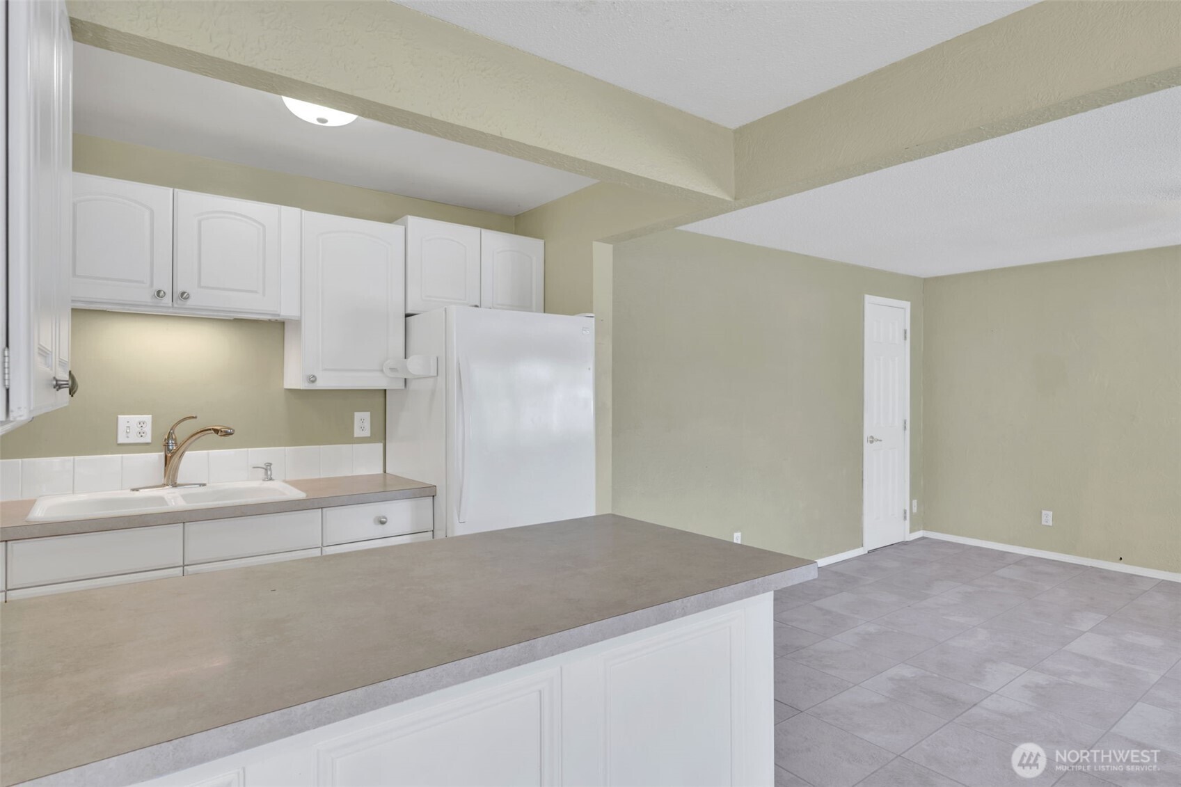 329 7th Place 4 Property Photo 18