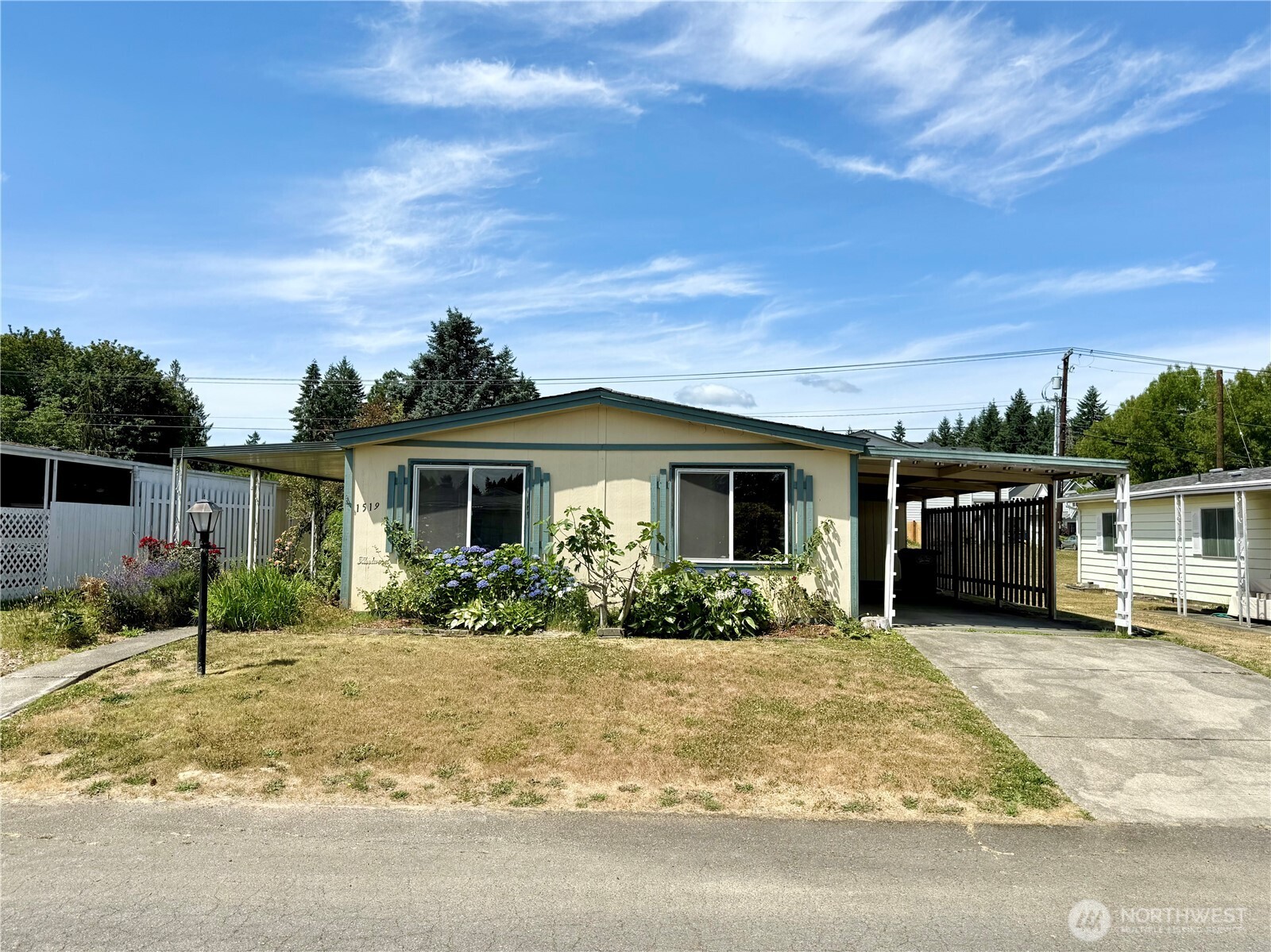 1519 Alonda Lane Property Photo 1