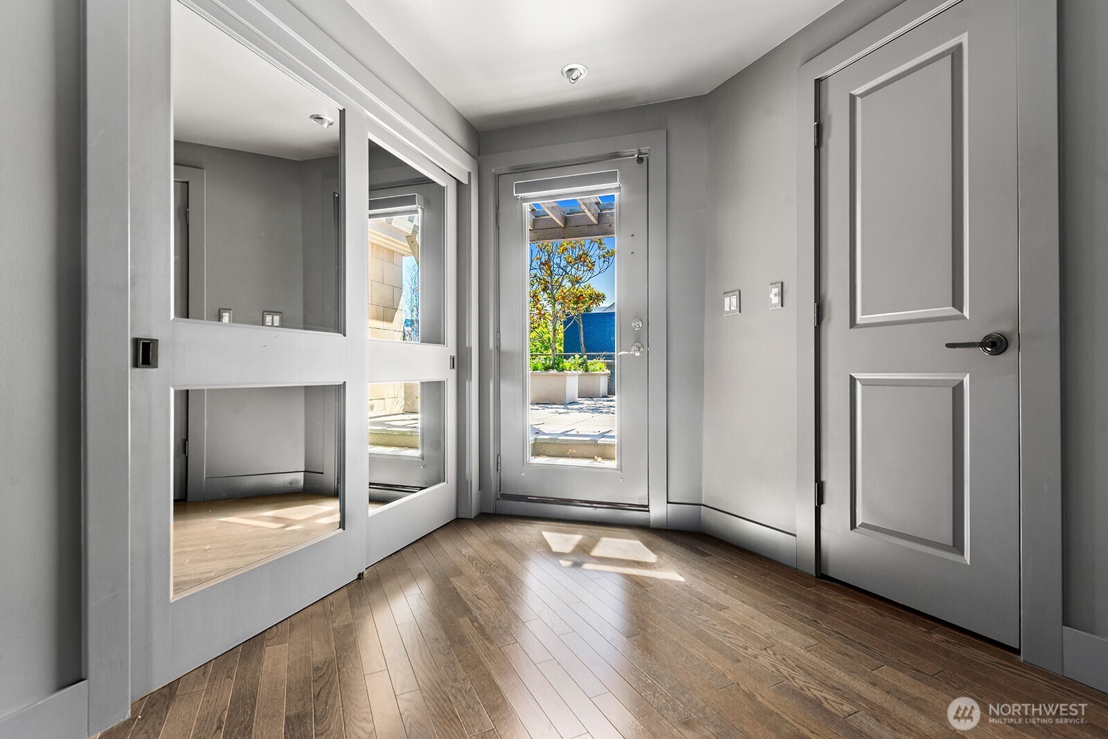 745 Bellevue Avenue 402 Property Photo 6