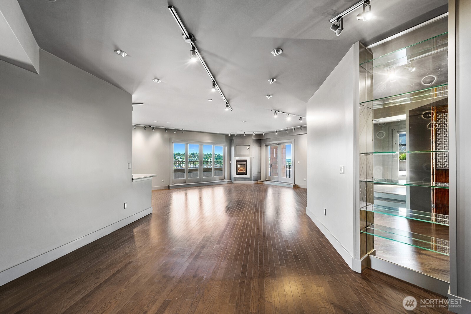 745 Bellevue Avenue 402 Property Photo 7