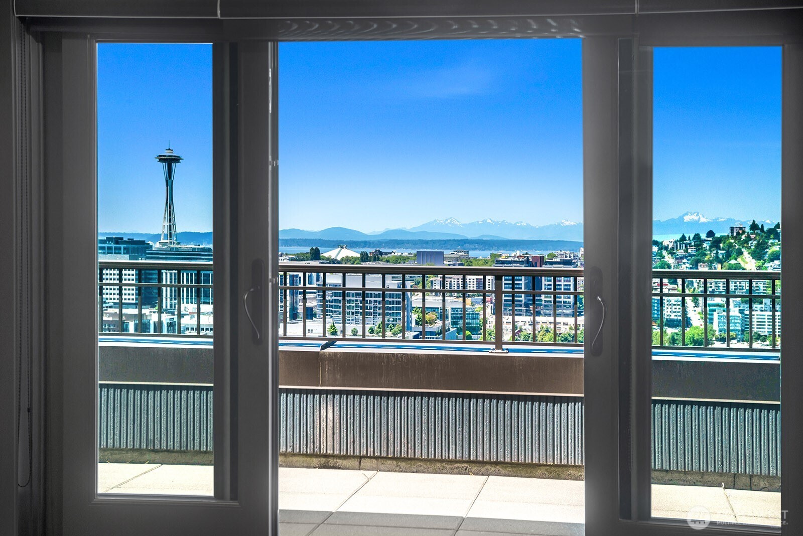 745 Bellevue Avenue 402 Property Photo 9