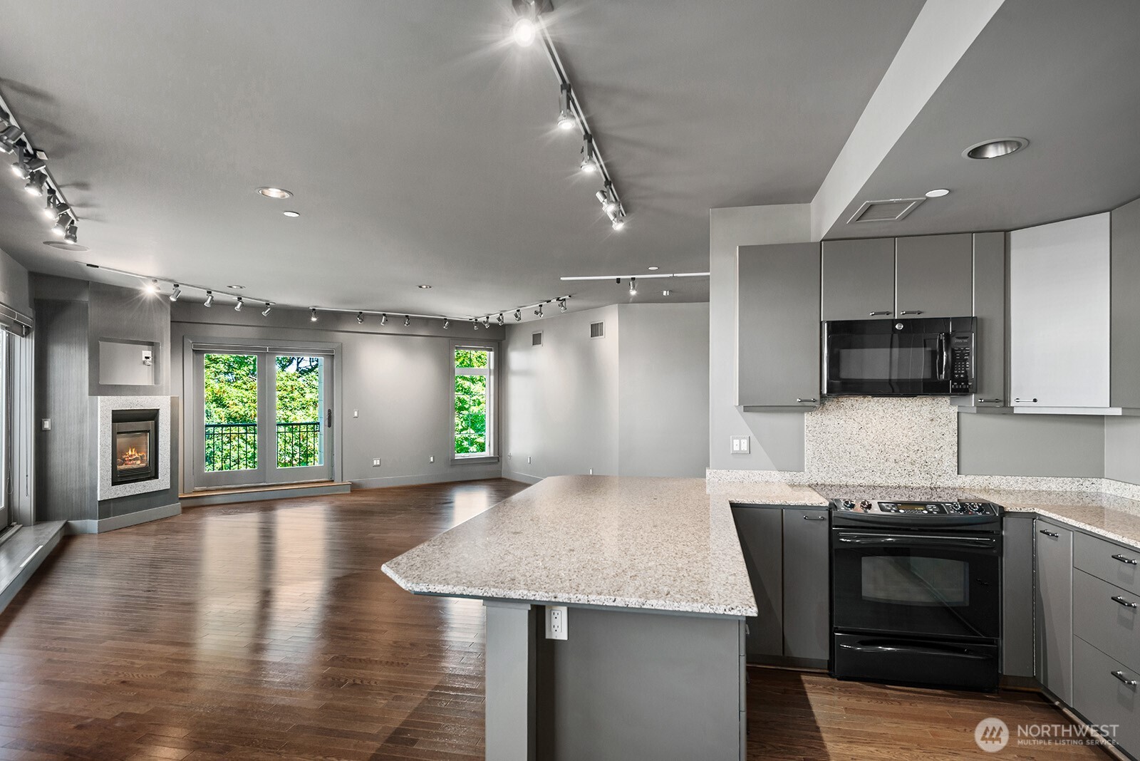 745 Bellevue Avenue 402 Property Photo 17