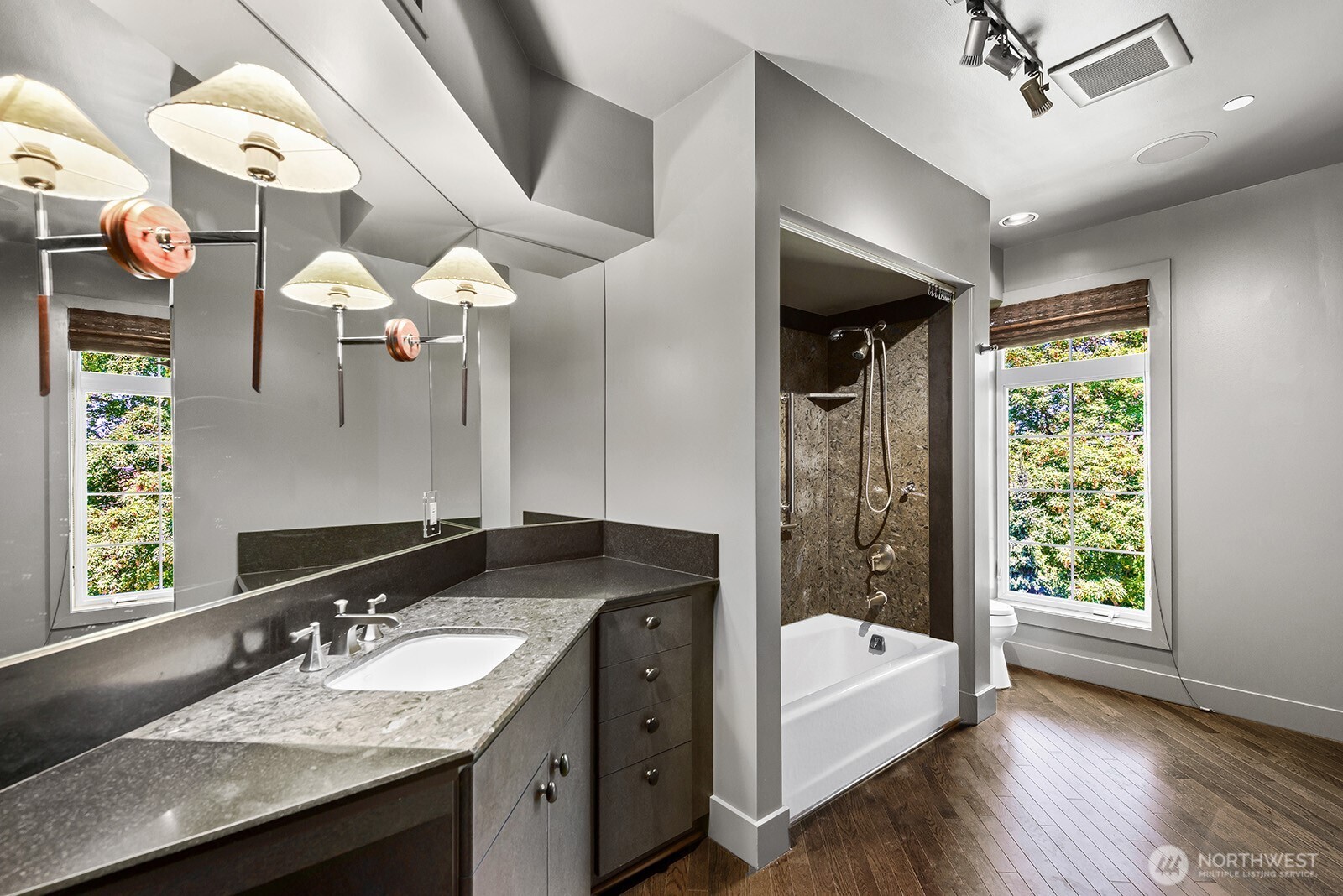 745 Bellevue Avenue 402 Property Photo 23