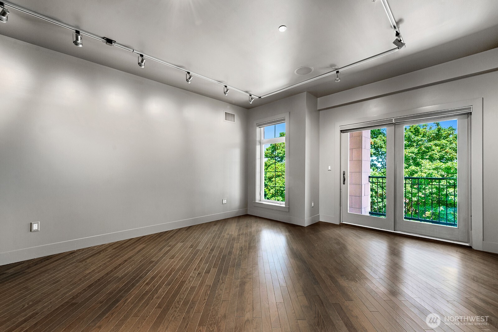 745 Bellevue Avenue 402 Property Photo 27