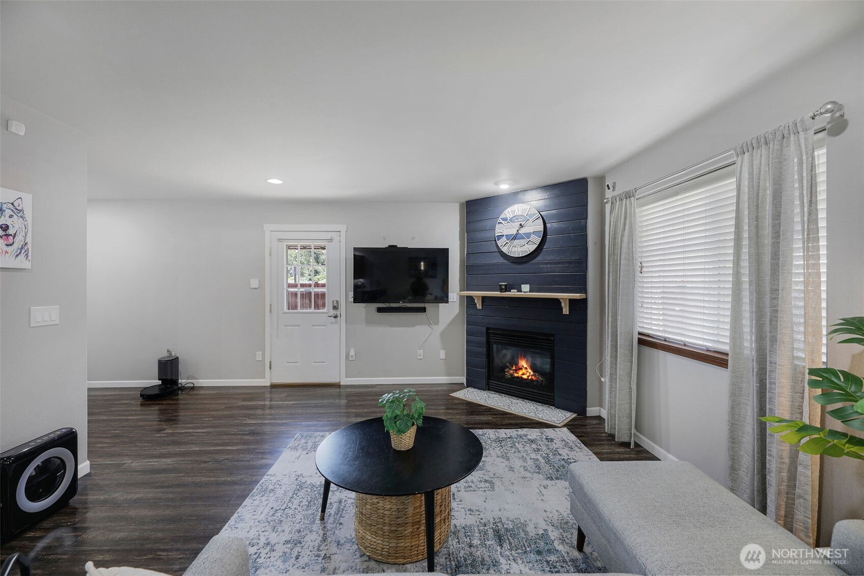 9905 1st Street Property Photo 6