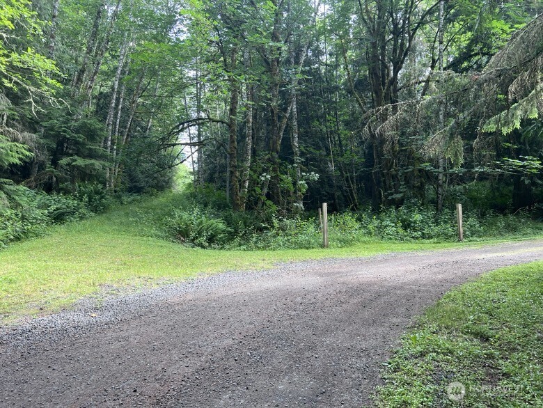 1078 Township Line Road Property Photo 3