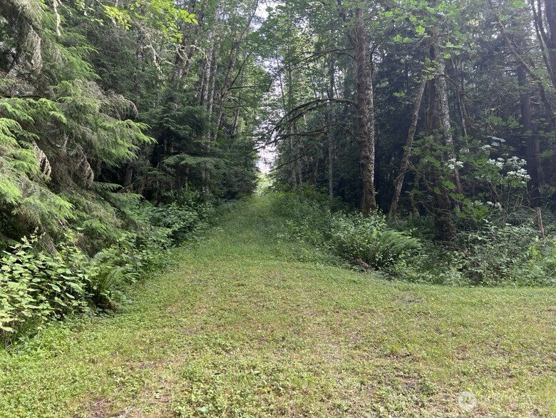 1078 Township Line Road Property Photo 4