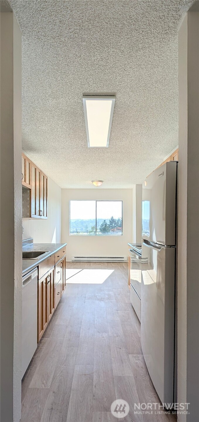 10459 Des Moinesmemorial Drive N-301 Property Photo 4