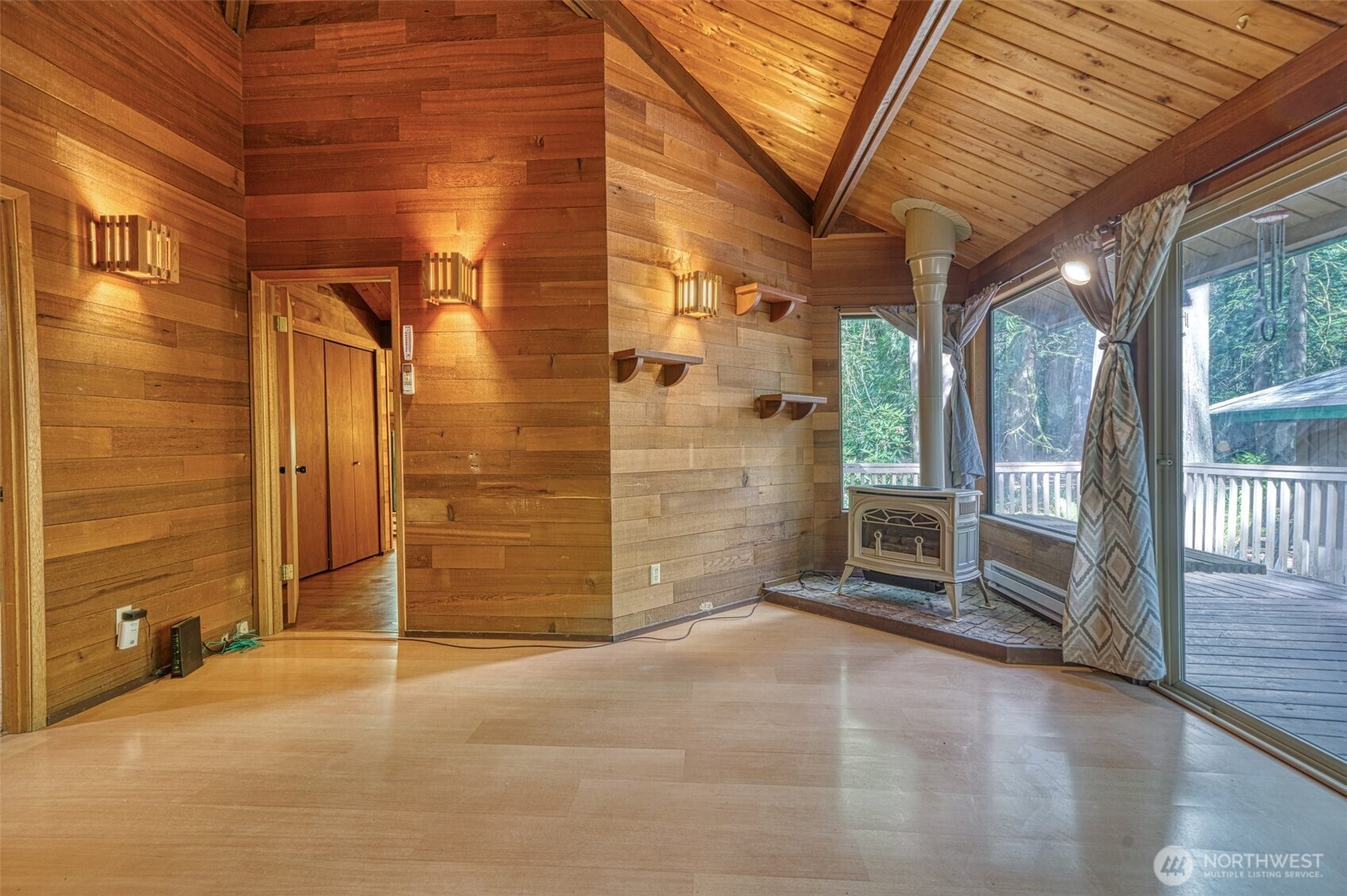 696 E Promontory Road Property Photo 4
