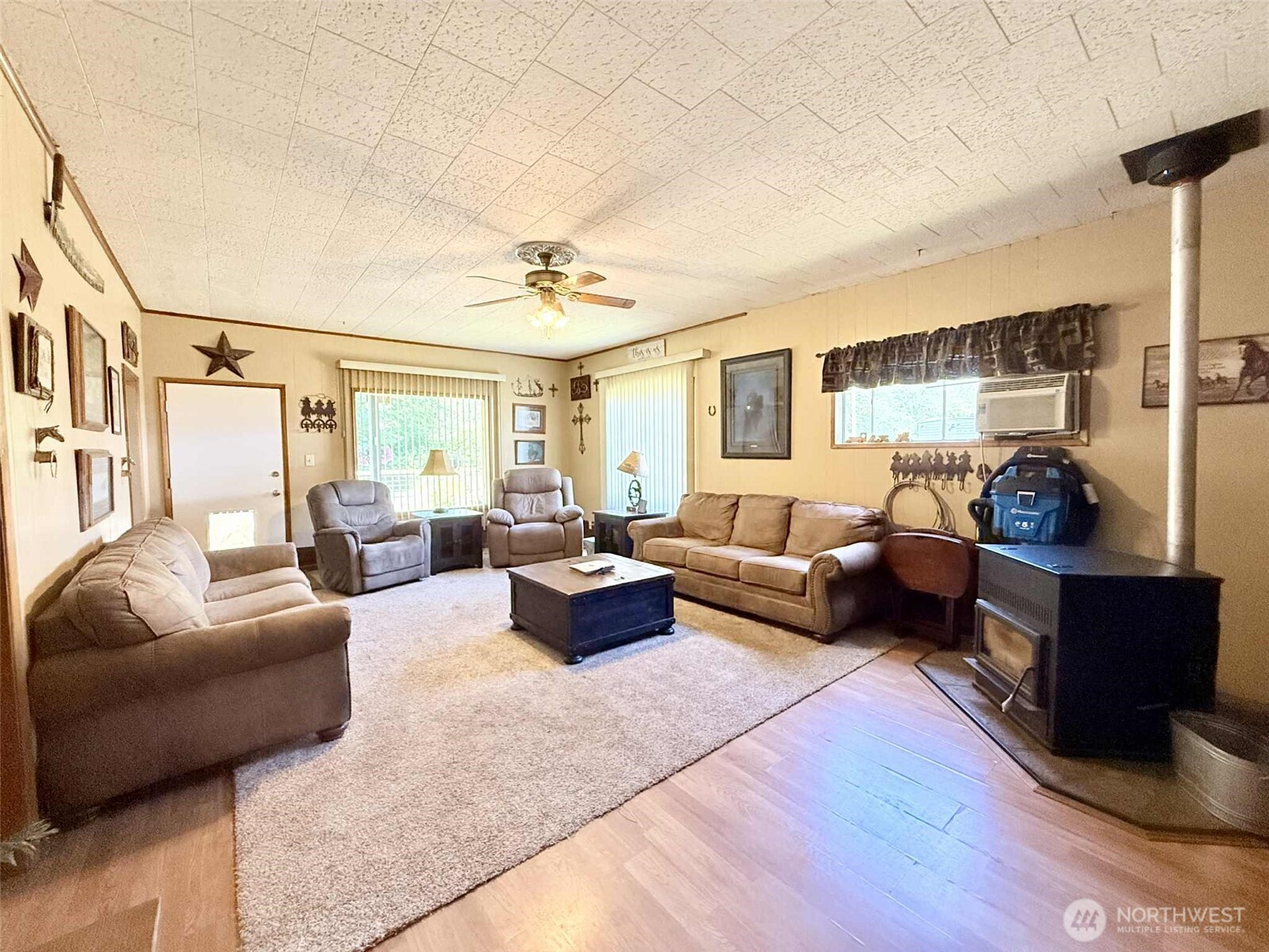 15 S Heise Road Property Photo 5